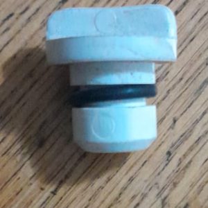DRAIN PLUG / FILTER (FOR SELF CONTAIN BIN) 660211-01