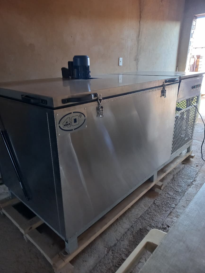 Minus40 Ice block maker