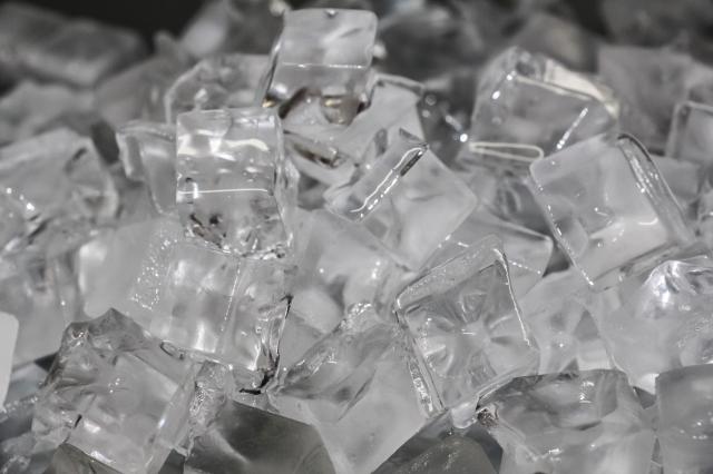 Snooker Cube Ice Machine (Vertical Type) 36KG / 24H SK-80P
