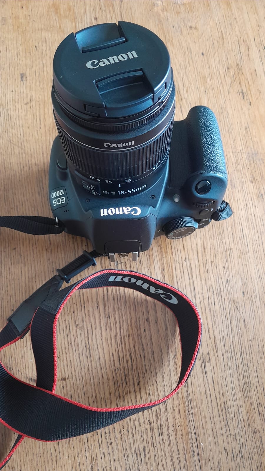 Canon Eos1200D camera 1