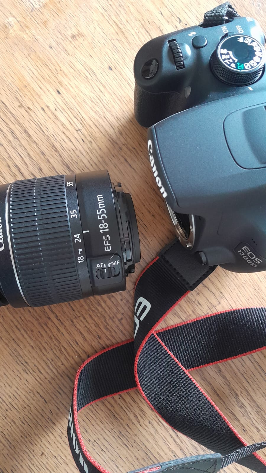 Canon Eos1200D camera 1