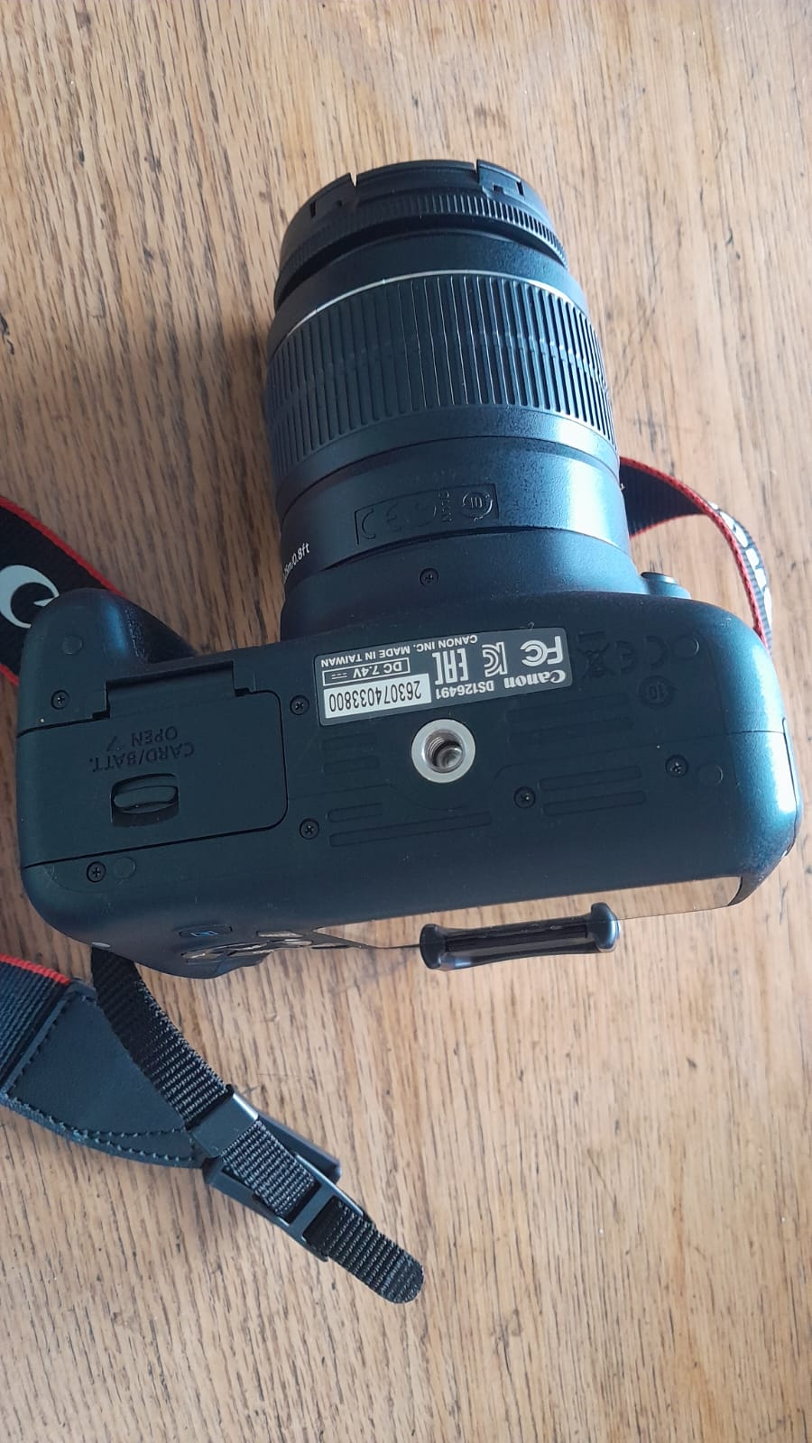 Canon Eos1200D camera 1