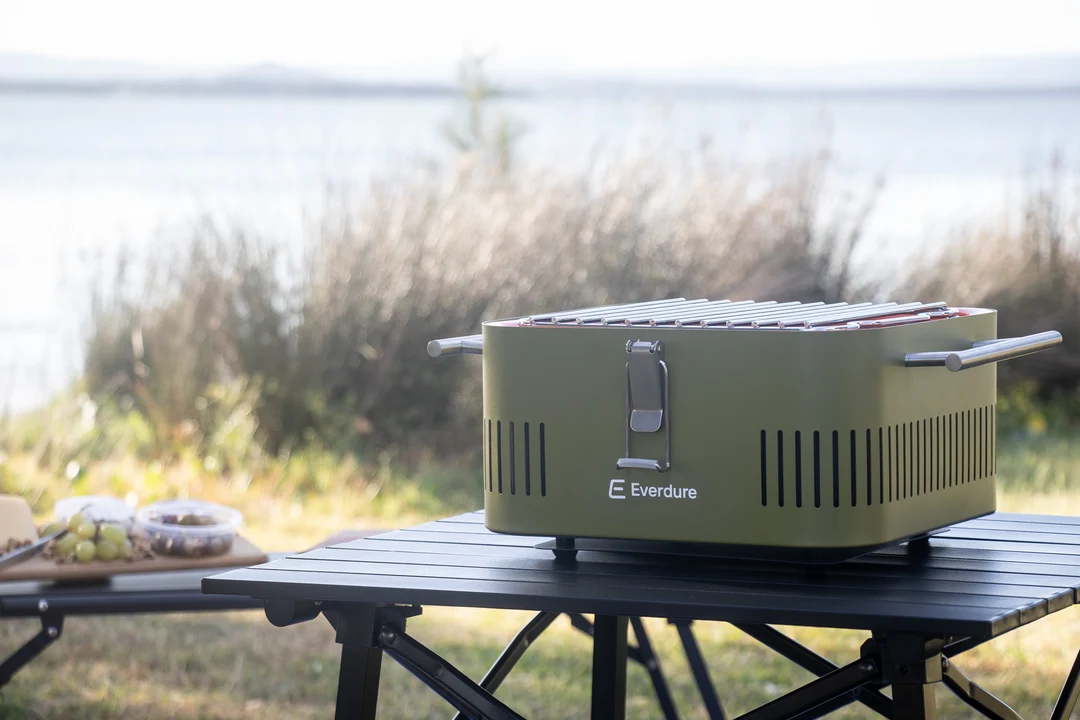 Cube portable charcoal braai